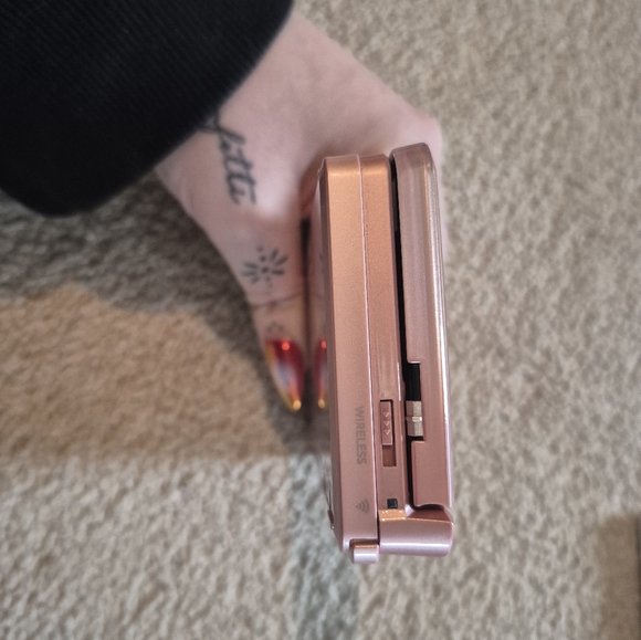 Nintendo 3DS + Games - Picture 5 of 8